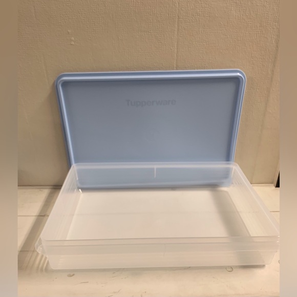 New Tupperware Snack-Stor Large Container - Blue - Picture 5 of 8